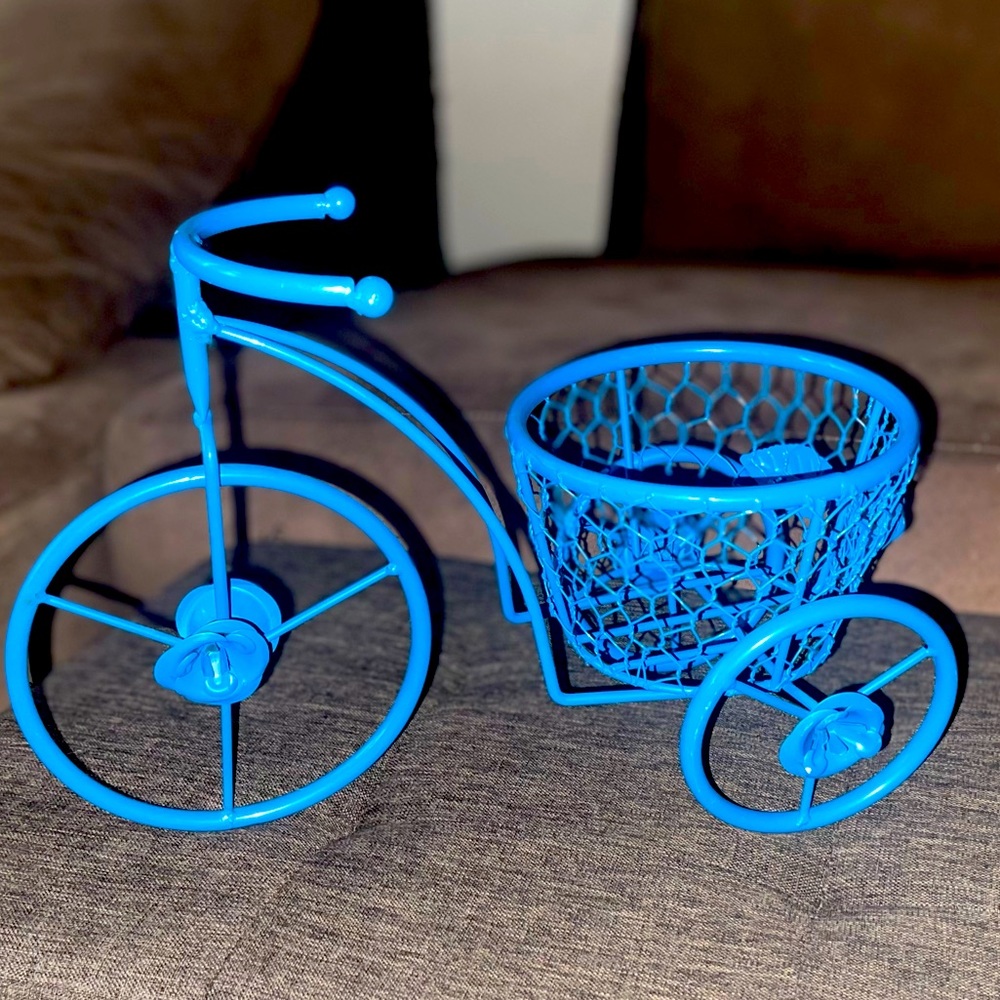 Decorative miniature basket bike